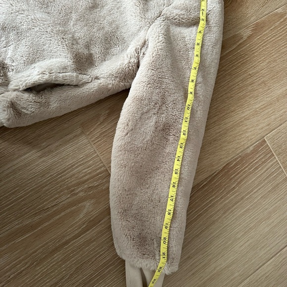 ATHLETA Faux Fur Zip Up Hoodie with zipper pockets and hidden mesh pocket - Picture 12 of 12